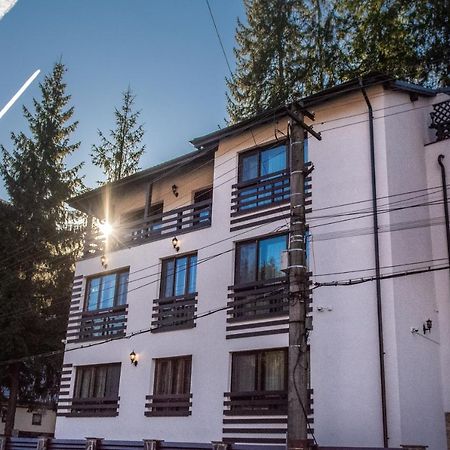 Hotel Imperial à Sinaia Extérieur photo