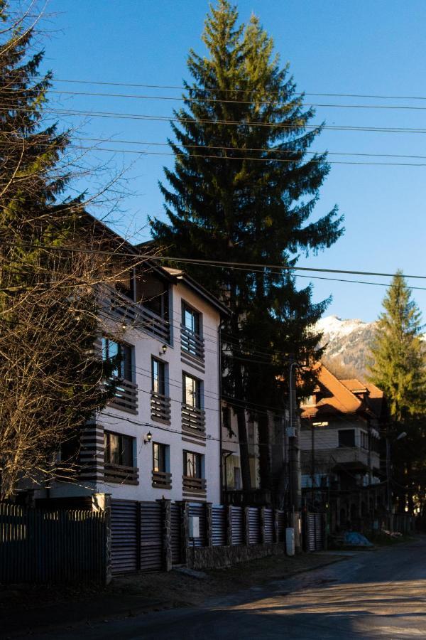 Hotel Imperial à Sinaia Extérieur photo