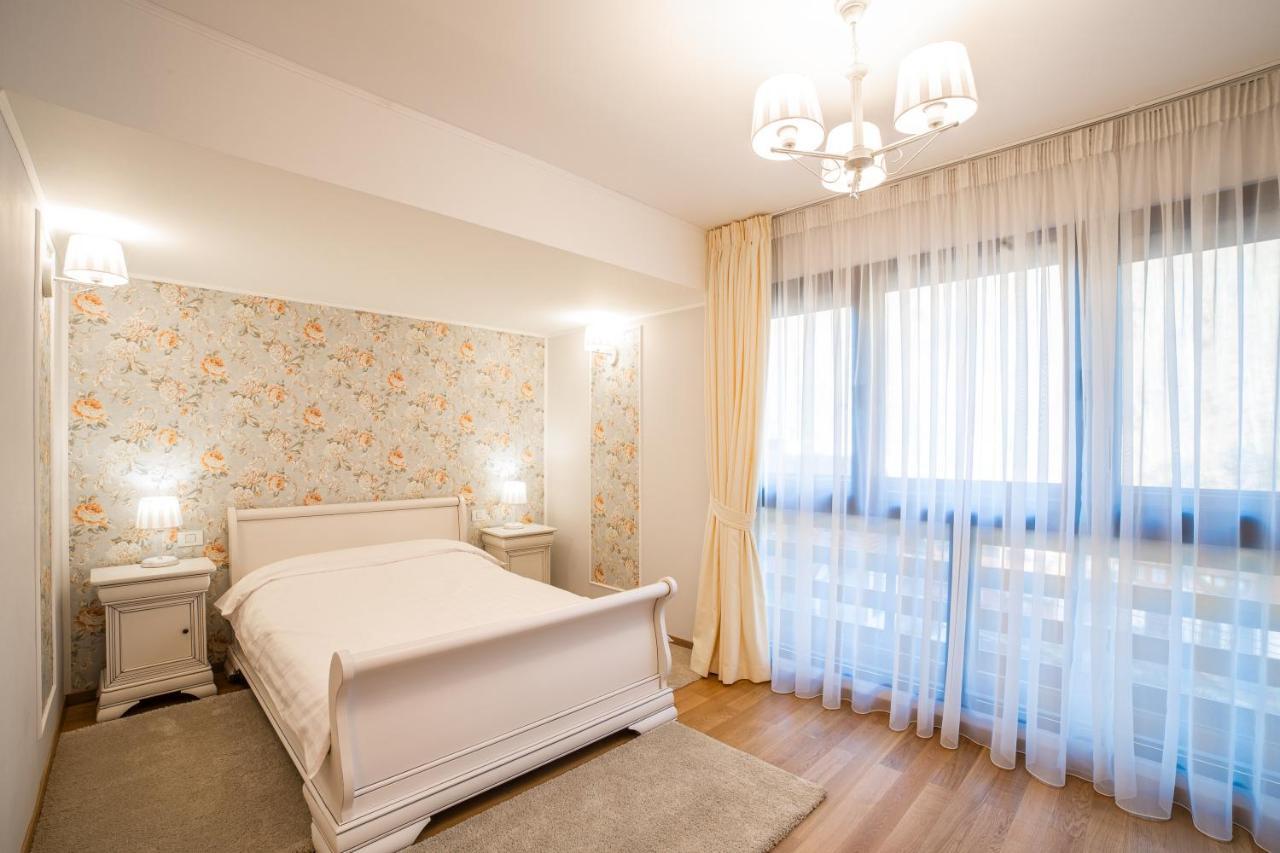 Hotel Imperial à Sinaia Extérieur photo