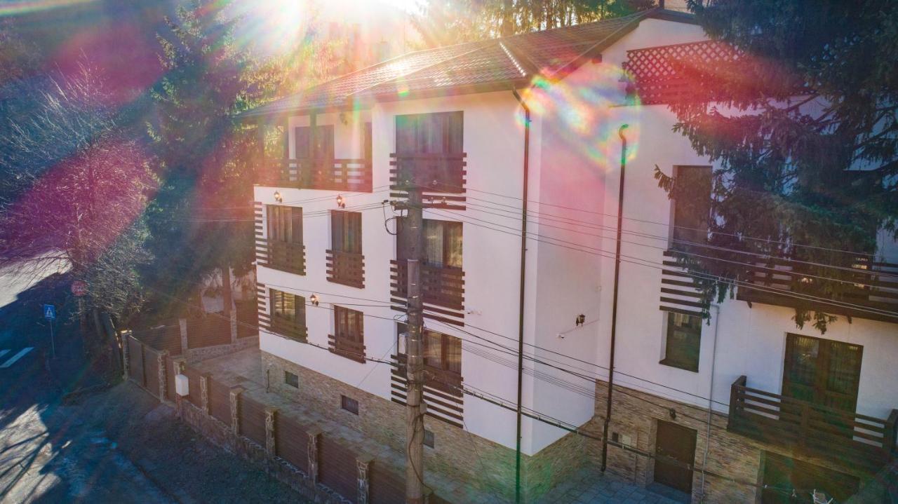 Hotel Imperial à Sinaia Extérieur photo