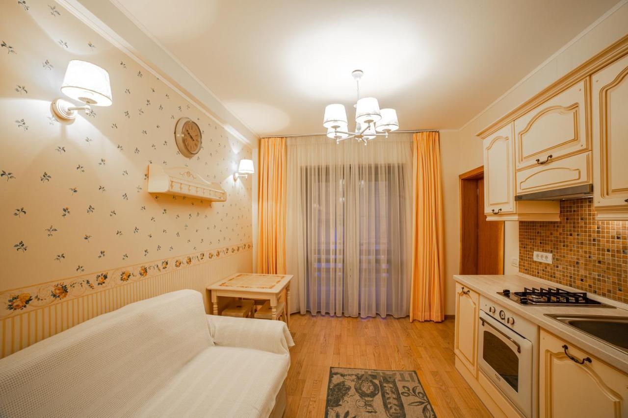 Hotel Imperial à Sinaia Extérieur photo