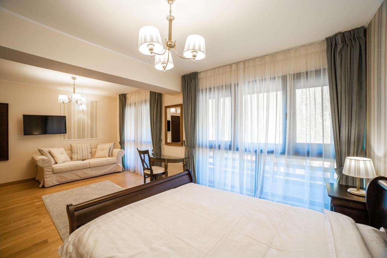 Hotel Imperial à Sinaia Extérieur photo