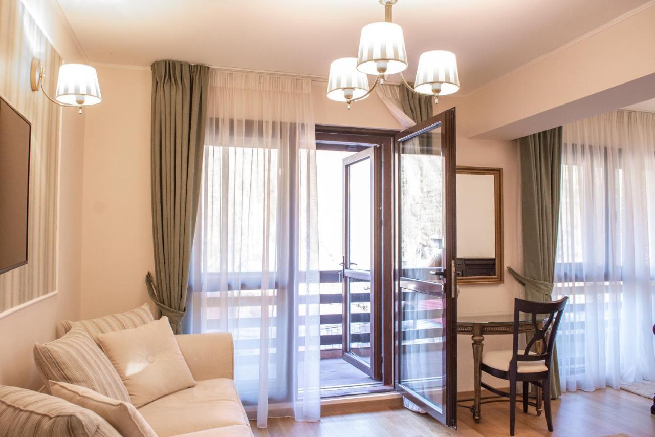 Hotel Imperial à Sinaia Extérieur photo