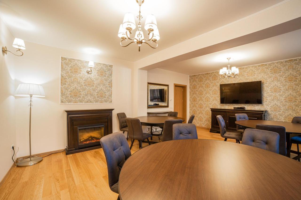 Hotel Imperial à Sinaia Extérieur photo